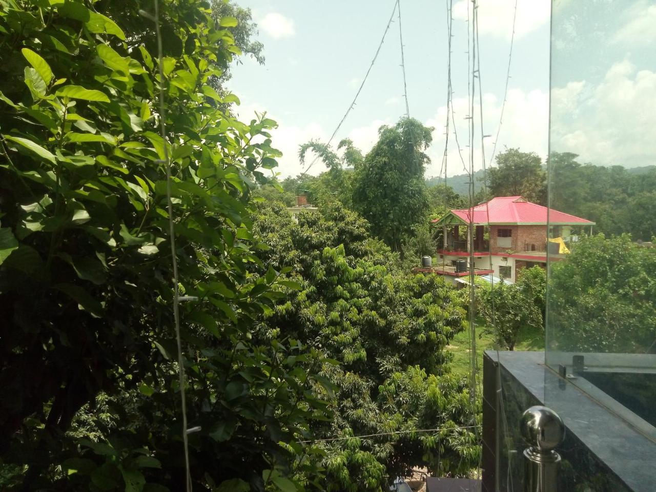 Hotel Sky Bule & Restaurant Khas Nagrota المظهر الخارجي الصورة